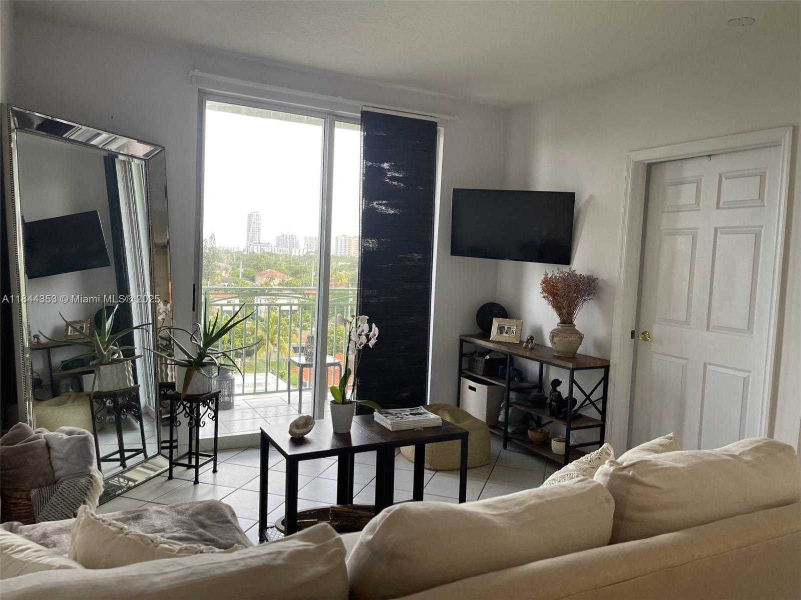 Small Image of 3500 CORAL WAY #709, Miami Number 4