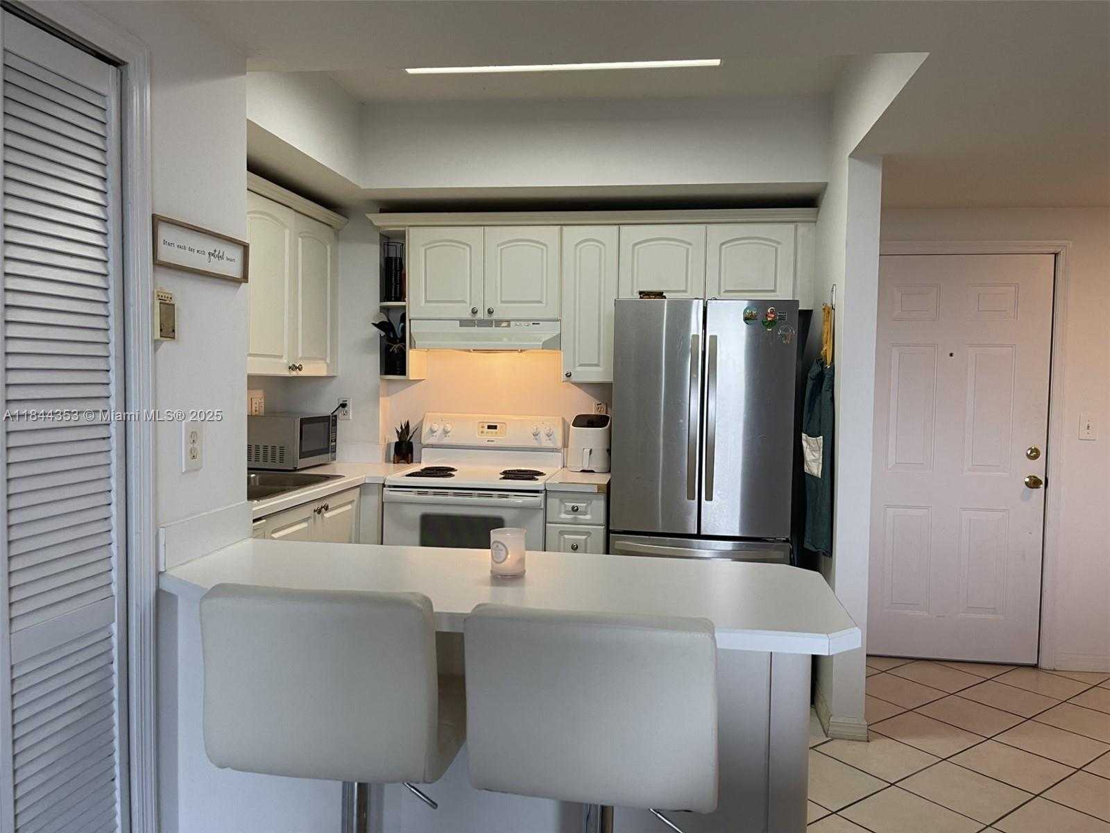 Small Image of 3500 CORAL WAY #709, Miami Number 5