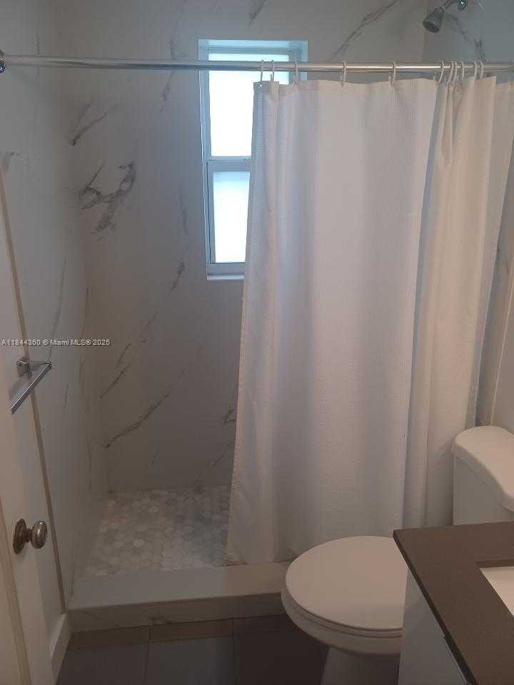 Small Image of 6950 BYRON AVE #1, Miami Beach Number 5
