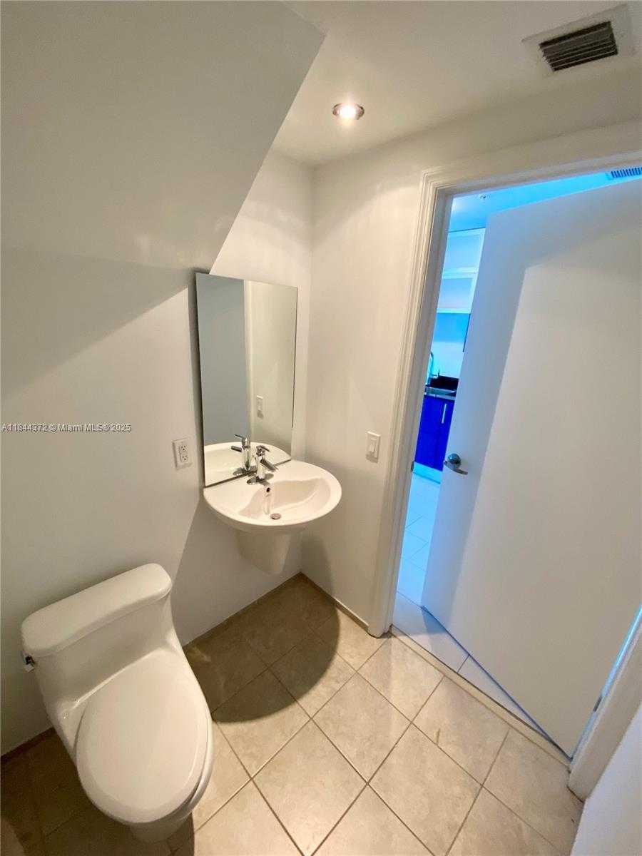 Small Image of 60 SOUTH WEST 13TH ST #1809, Miami Number 3