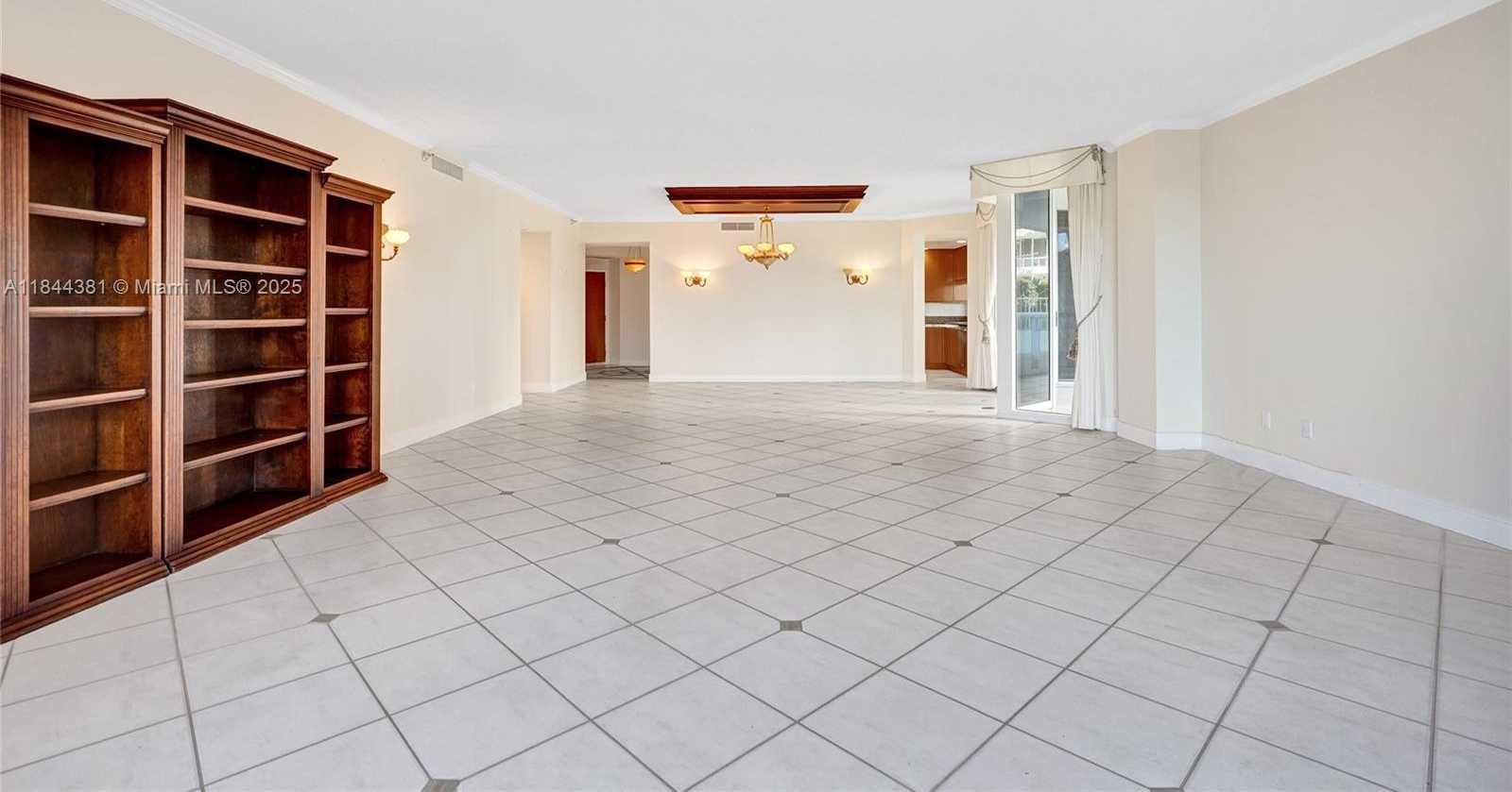 Small Image of 21150 POINT PL #406, Aventura Number 20