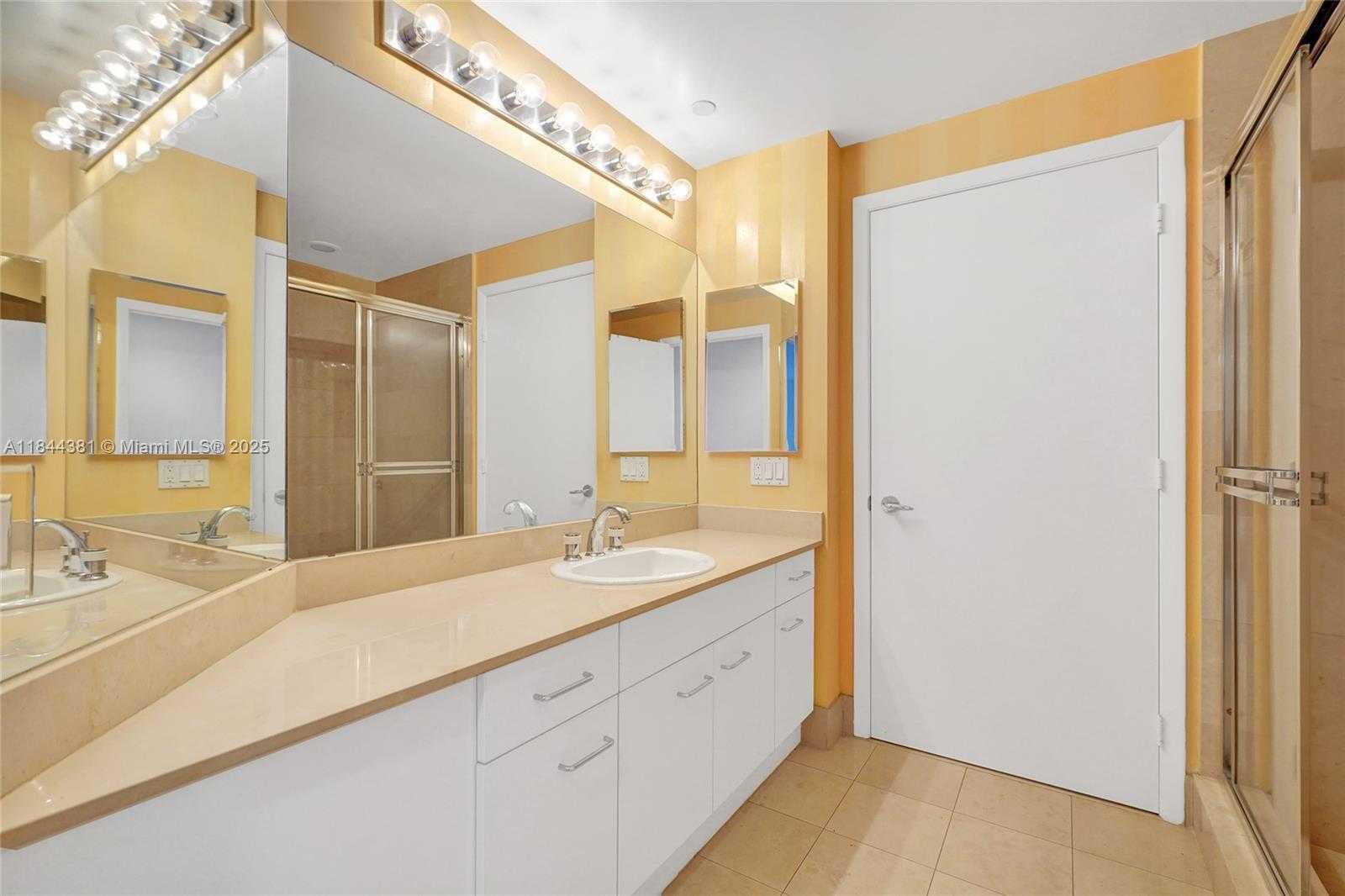 Small Image of 21150 POINT PL #406, Aventura Number 42