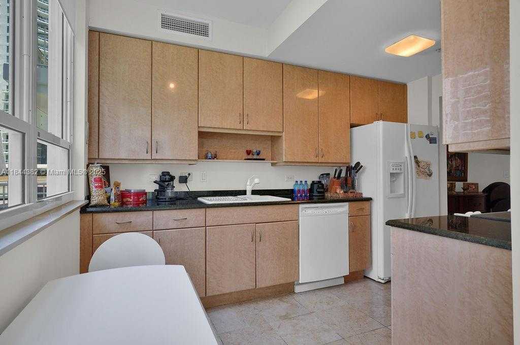 Small Image of 801 BRICKELL KEY BLVD #602, Miami Number 10