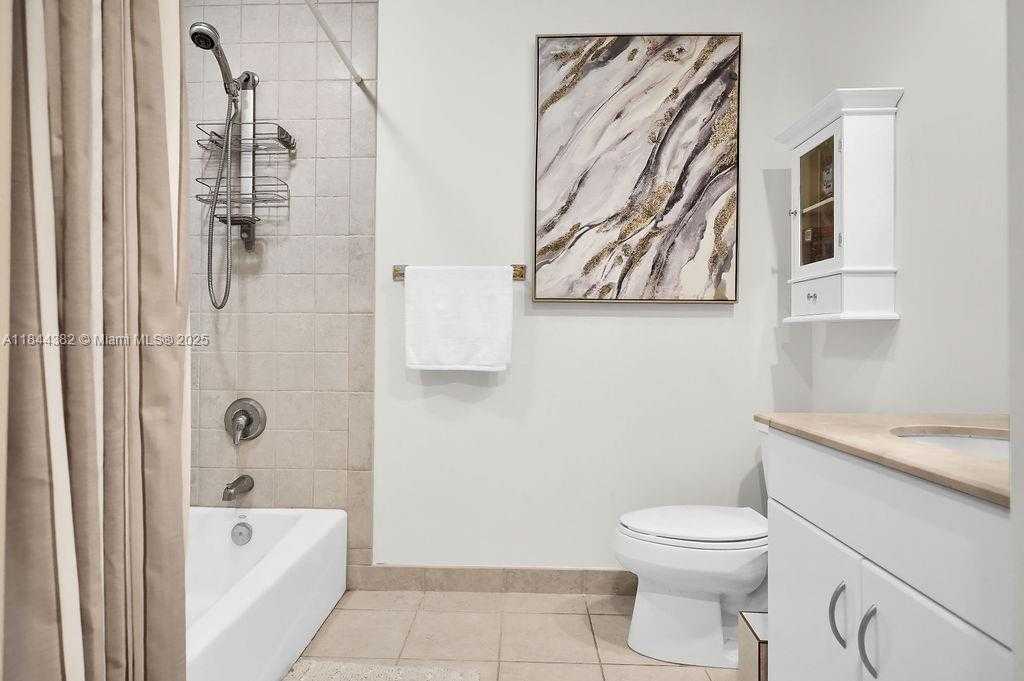 Small Image of 801 BRICKELL KEY BLVD #602, Miami Number 18