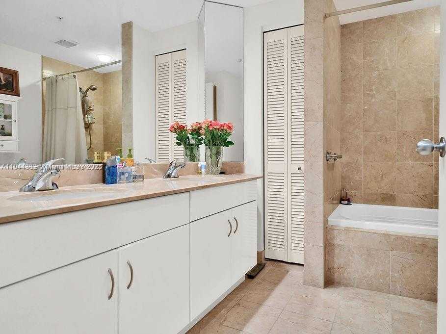 Small Image of 801 BRICKELL KEY BLVD #602, Miami Number 20