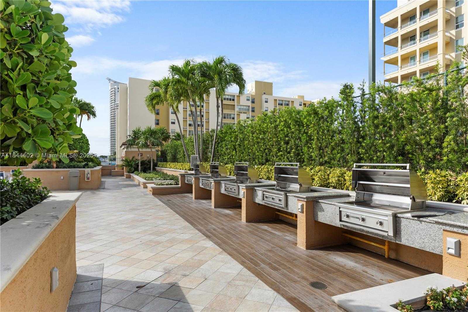 Small Image of 90 ALTON RD #409, Miami Beach Number 15
