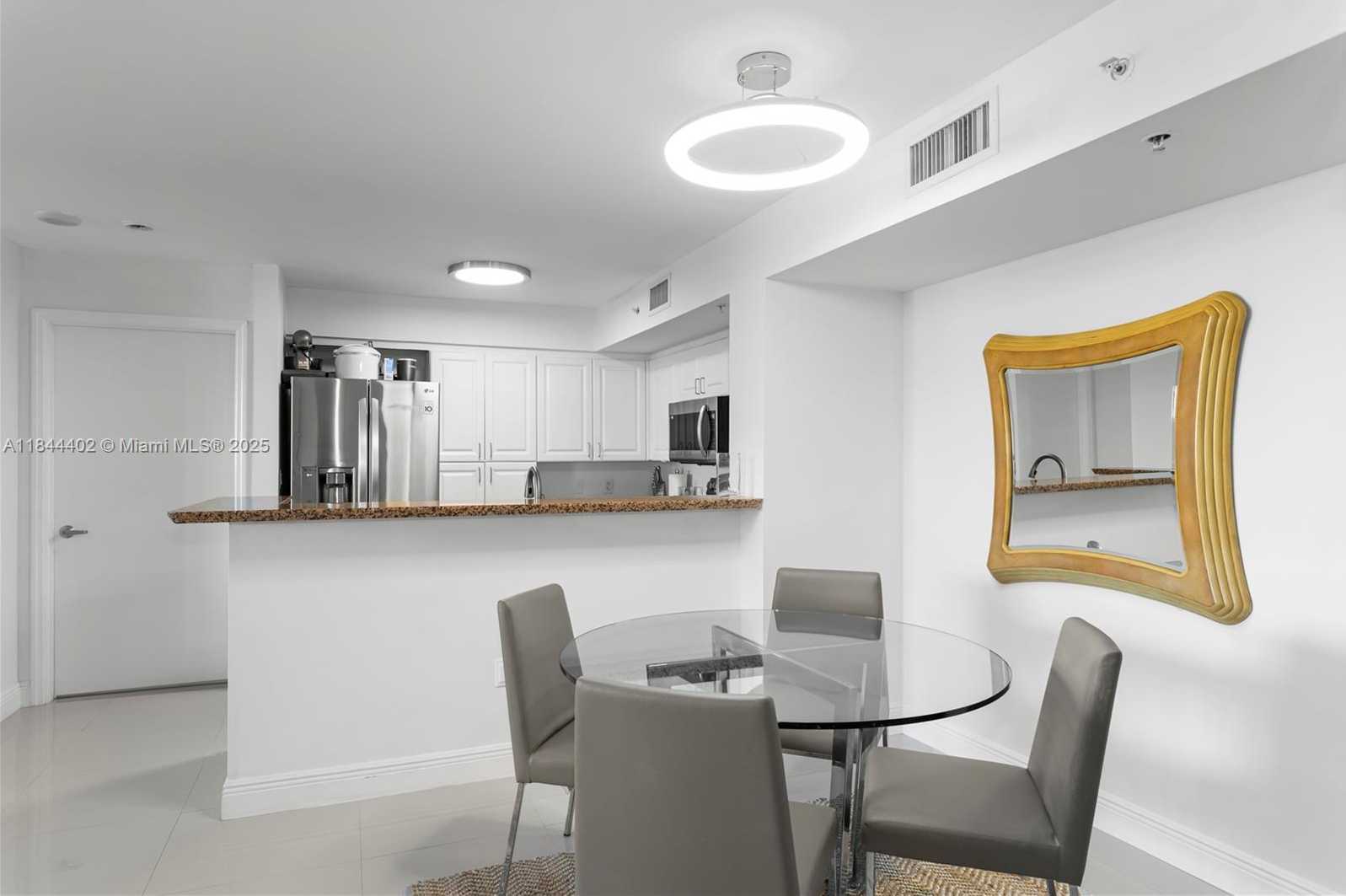 Small Image of 90 ALTON RD #409, Miami Beach Number 4