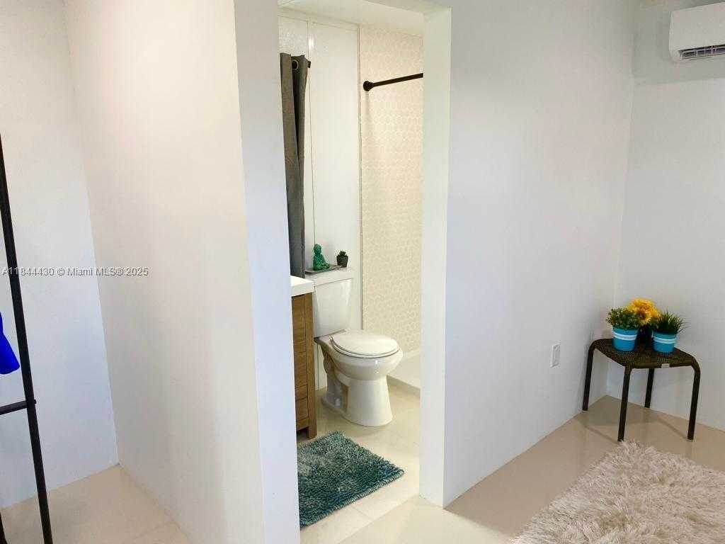 Small Image of 14811 SOUTH WEST 153RD TER #E, Miami Number 12