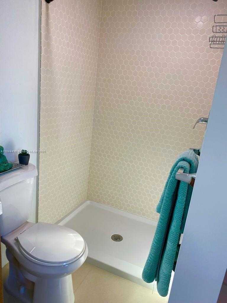 Small Image of 14811 SOUTH WEST 153RD TER #E, Miami Number 13
