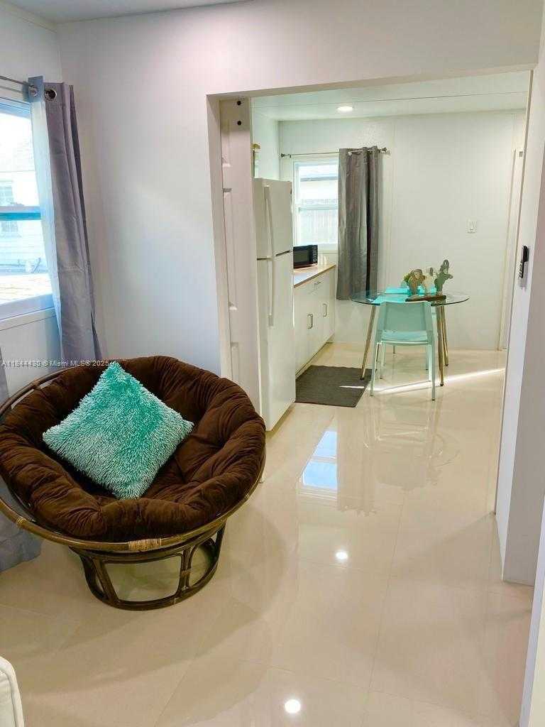 Small Image of 14811 SOUTH WEST 153RD TER #E, Miami Number 9