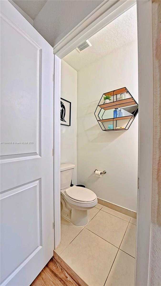 Small Image of 15500 SOUTH WEST 136TH ST #213, Miami Number 16