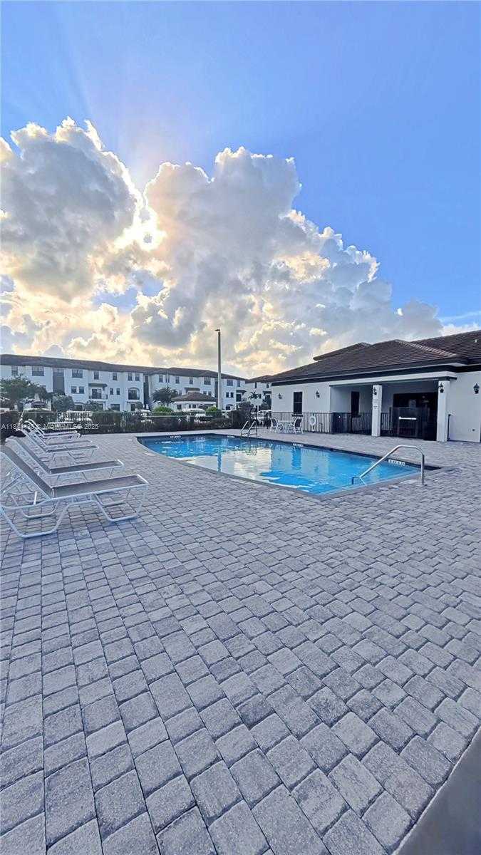Small Image of 15500 SOUTH WEST 136TH ST #213, Miami Number 27