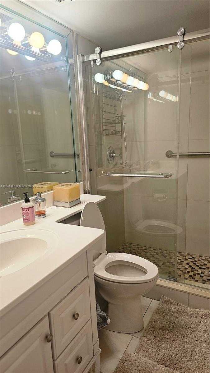 Small Image of 1950 SOUTH OCEAN DR #9C, Hallandale Beach Number 10