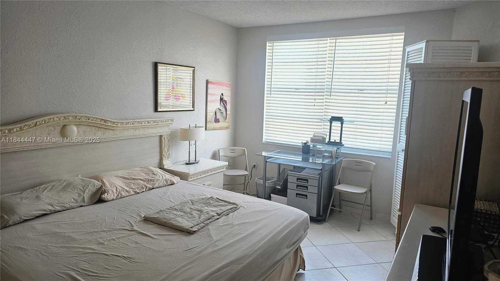 Small Image of 1950 SOUTH OCEAN DR #9C, Hallandale Beach Number 7