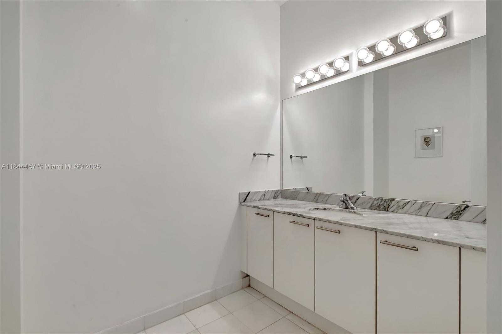Small Image of 2001 MERIDIAN AVE #PH-15, Miami Beach Number 13
