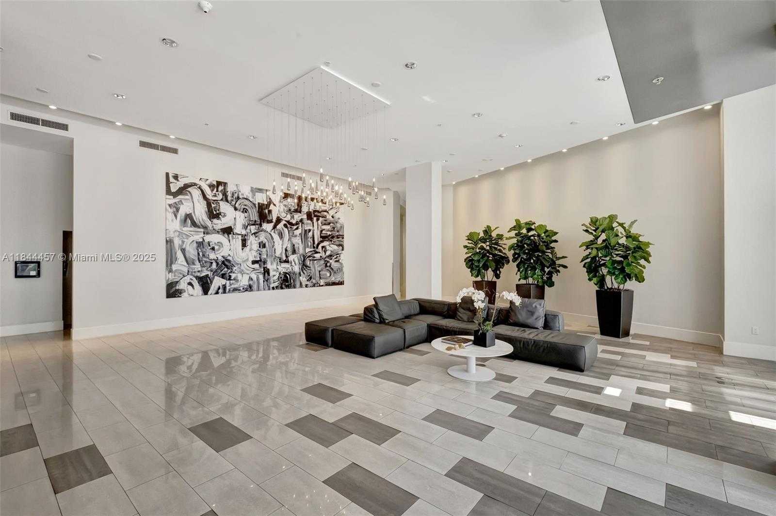 Small Image of 2001 MERIDIAN AVE #PH-15, Miami Beach Number 24