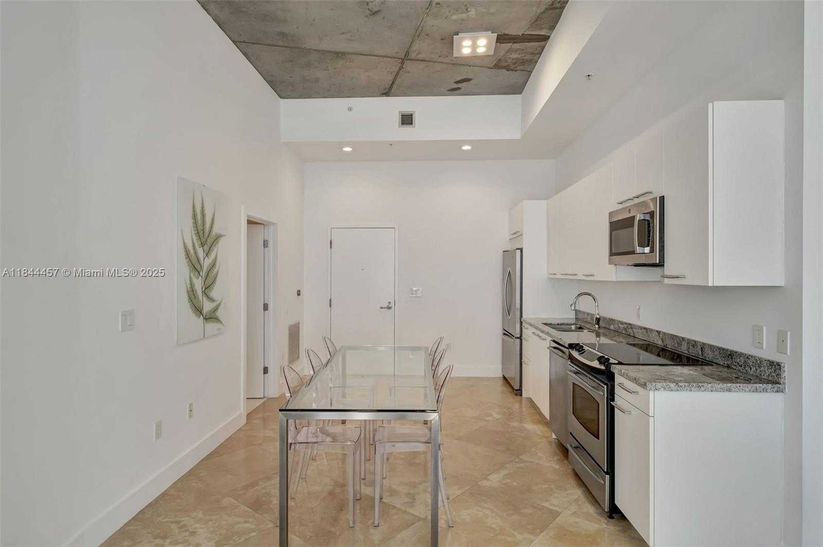 Small Image of 2001 MERIDIAN AVE #PH-15, Miami Beach Number 6