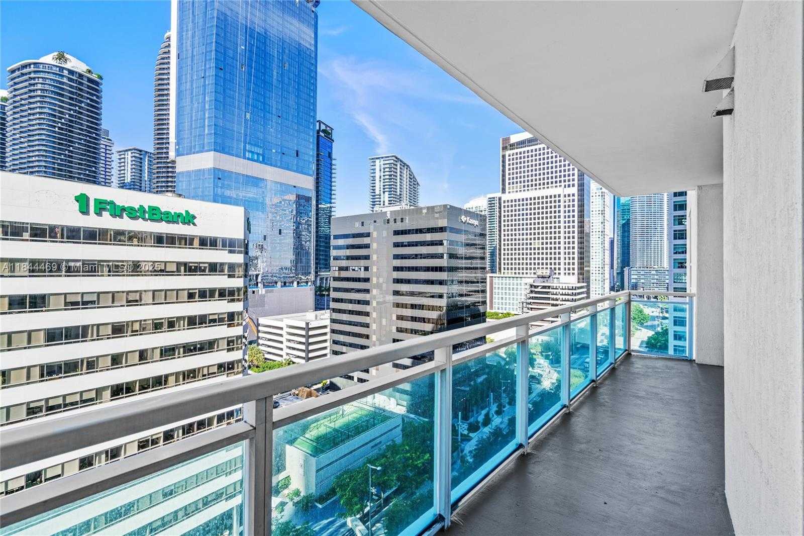 Small Image of 951 BRICKELL AVE #1505, Miami Number 10