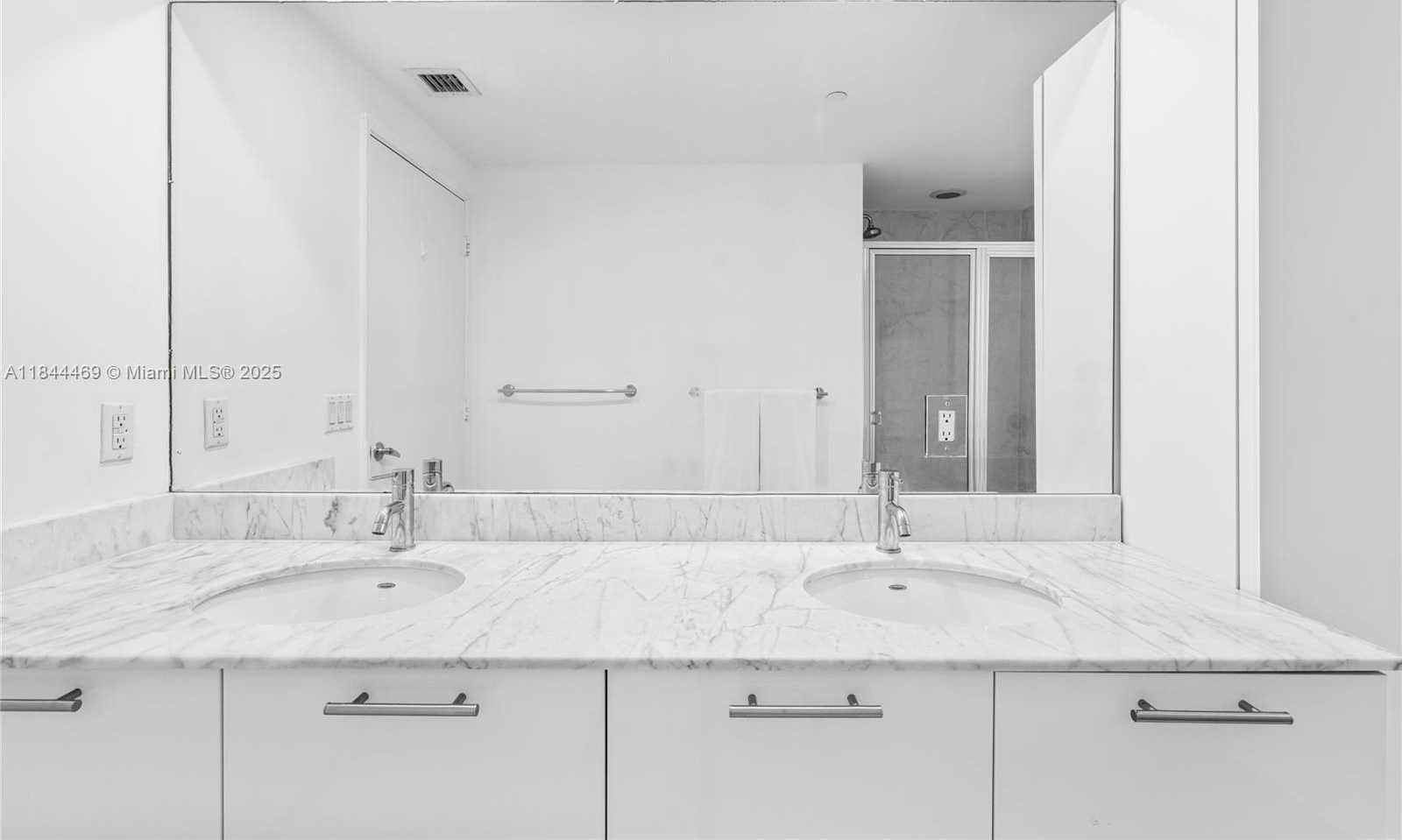 Small Image of 951 BRICKELL AVE #1505, Miami Number 28