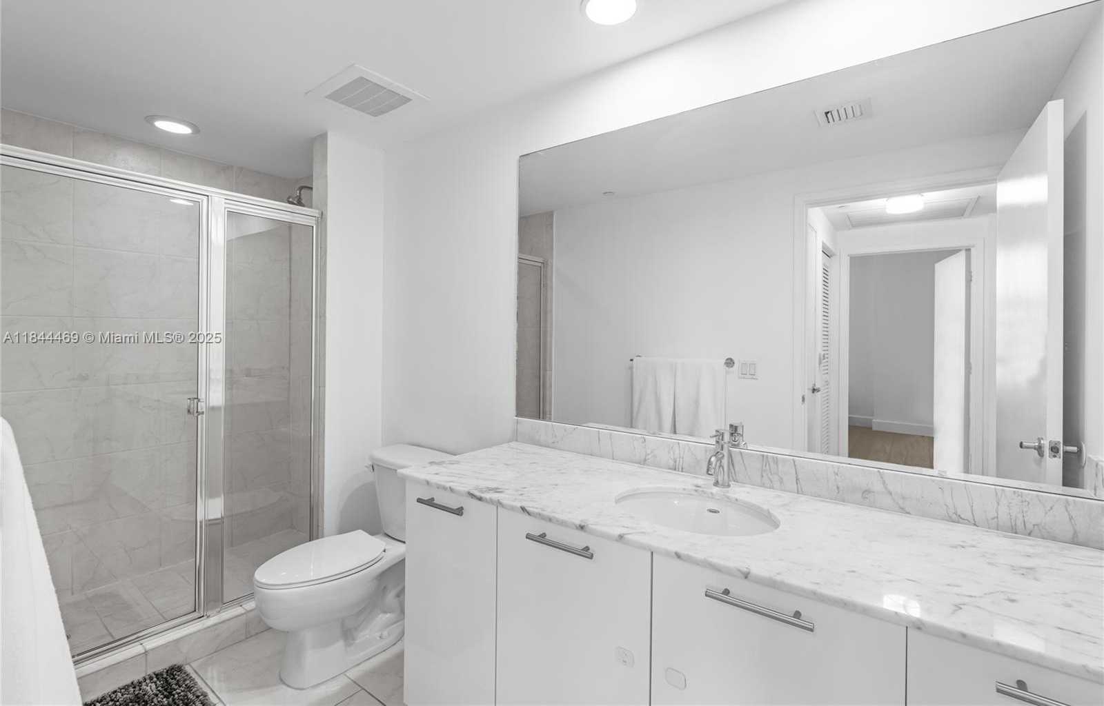 Small Image of 951 BRICKELL AVE #1505, Miami Number 35