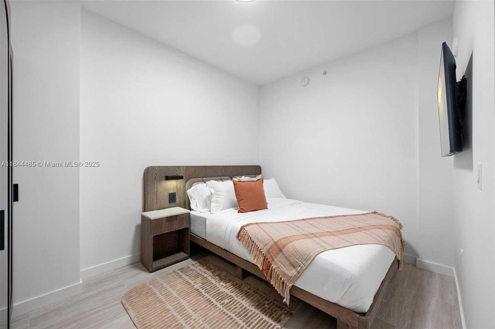 Small Image of 580 72ND ST #1009, Miami Beach Number 10