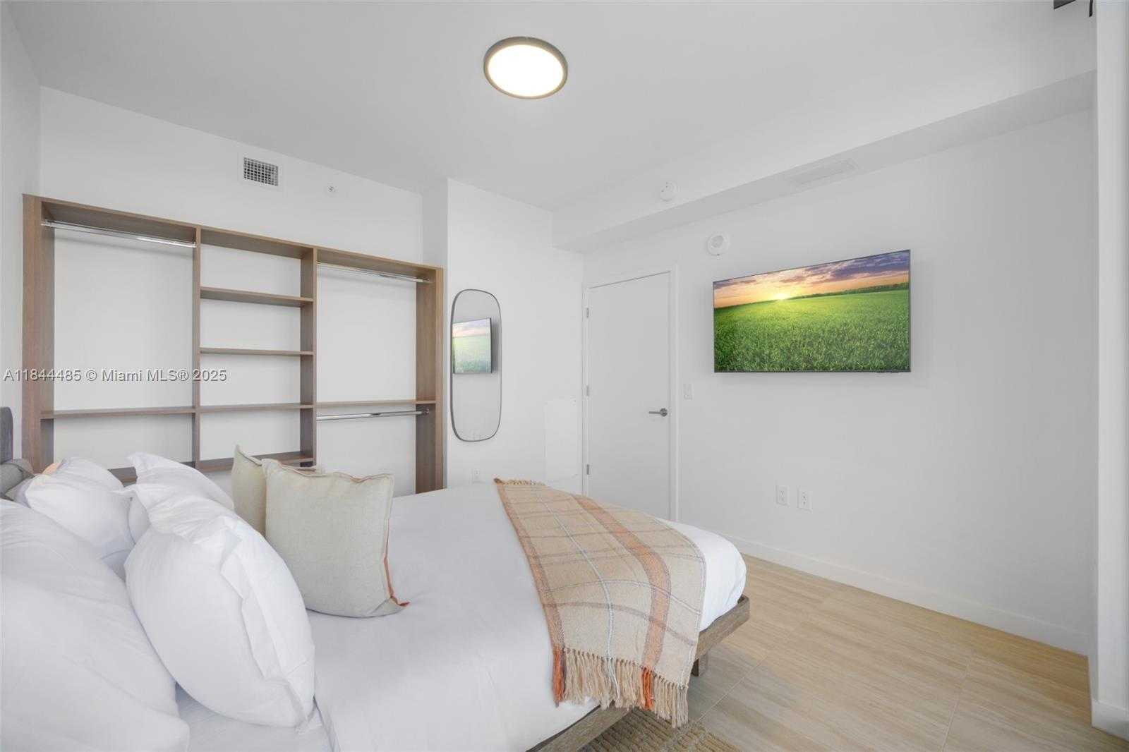 Small Image of 580 72ND ST #1009, Miami Beach Number 17