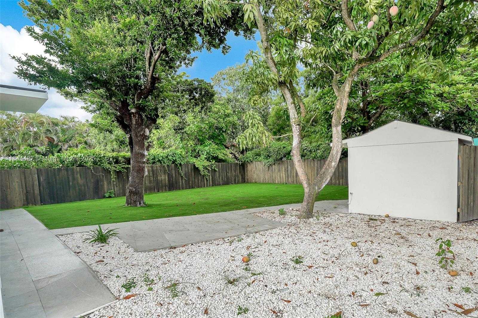 Small Image of 972 SOUTH WEST 44TH AVE, Miami Number 10