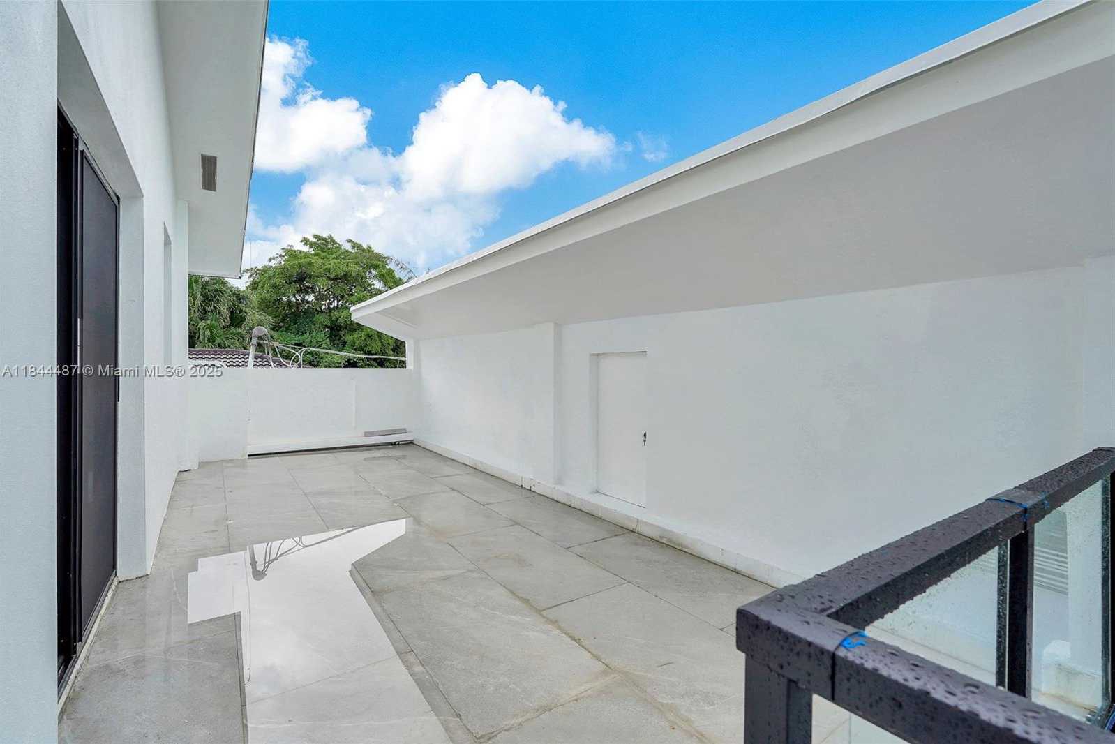 Small Image of 972 SOUTH WEST 44TH AVE, Miami Number 23