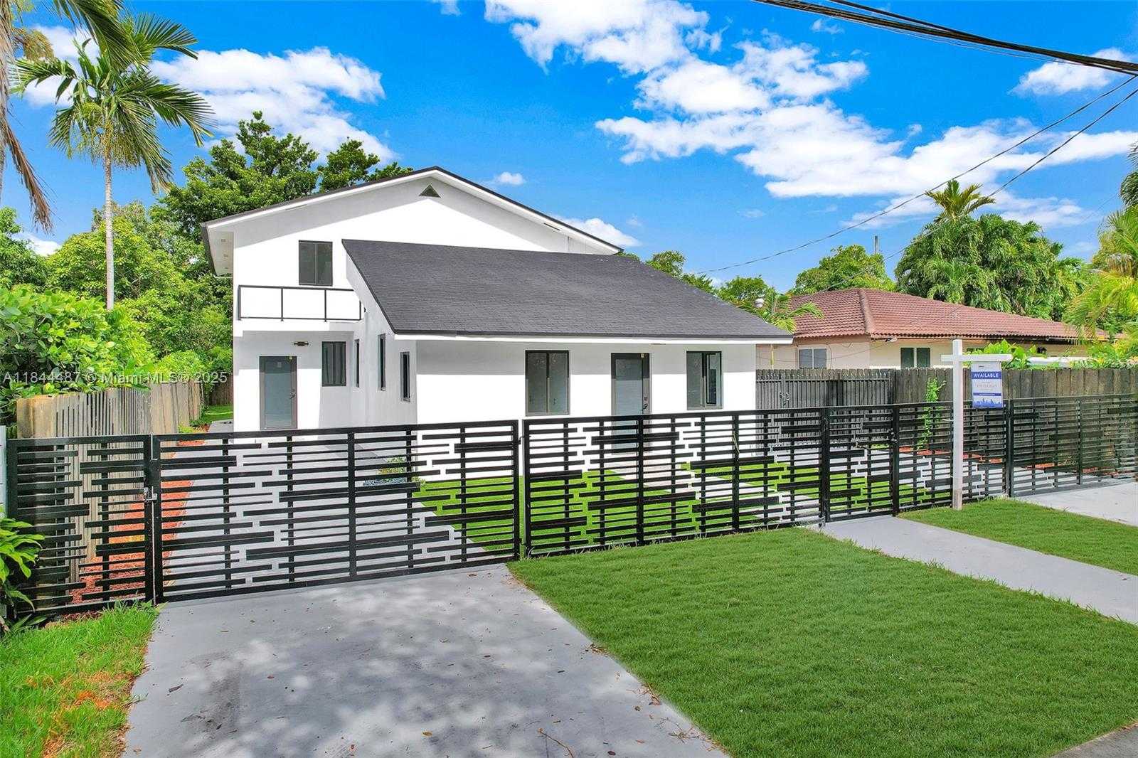 Small Image of 972 SOUTH WEST 44TH AVE, Miami Number 3
