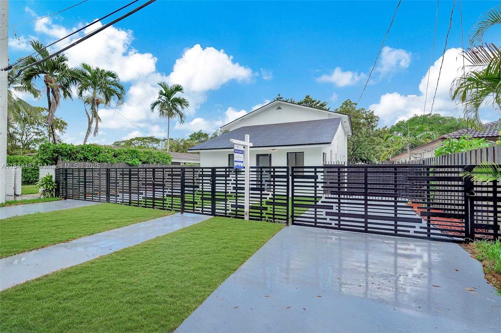 Small Image of 972 SOUTH WEST 44TH AVE, Miami Number 4