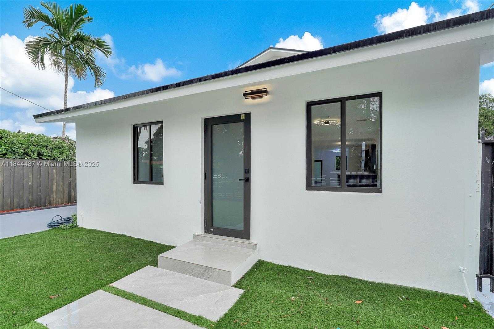 Small Image of 972 SOUTH WEST 44TH AVE, Miami Number 5