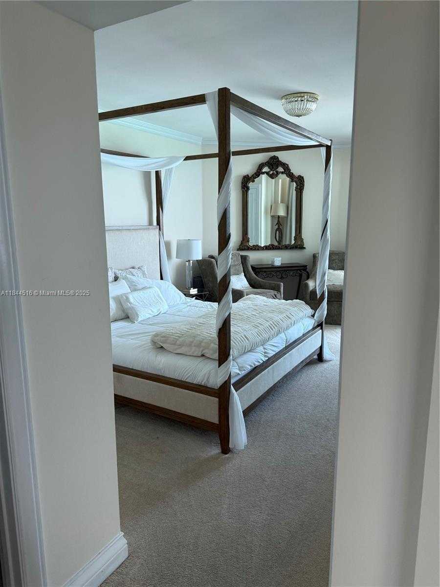 Small Image of 5025 COLLINS AVE #1908, Miami Beach Number 11