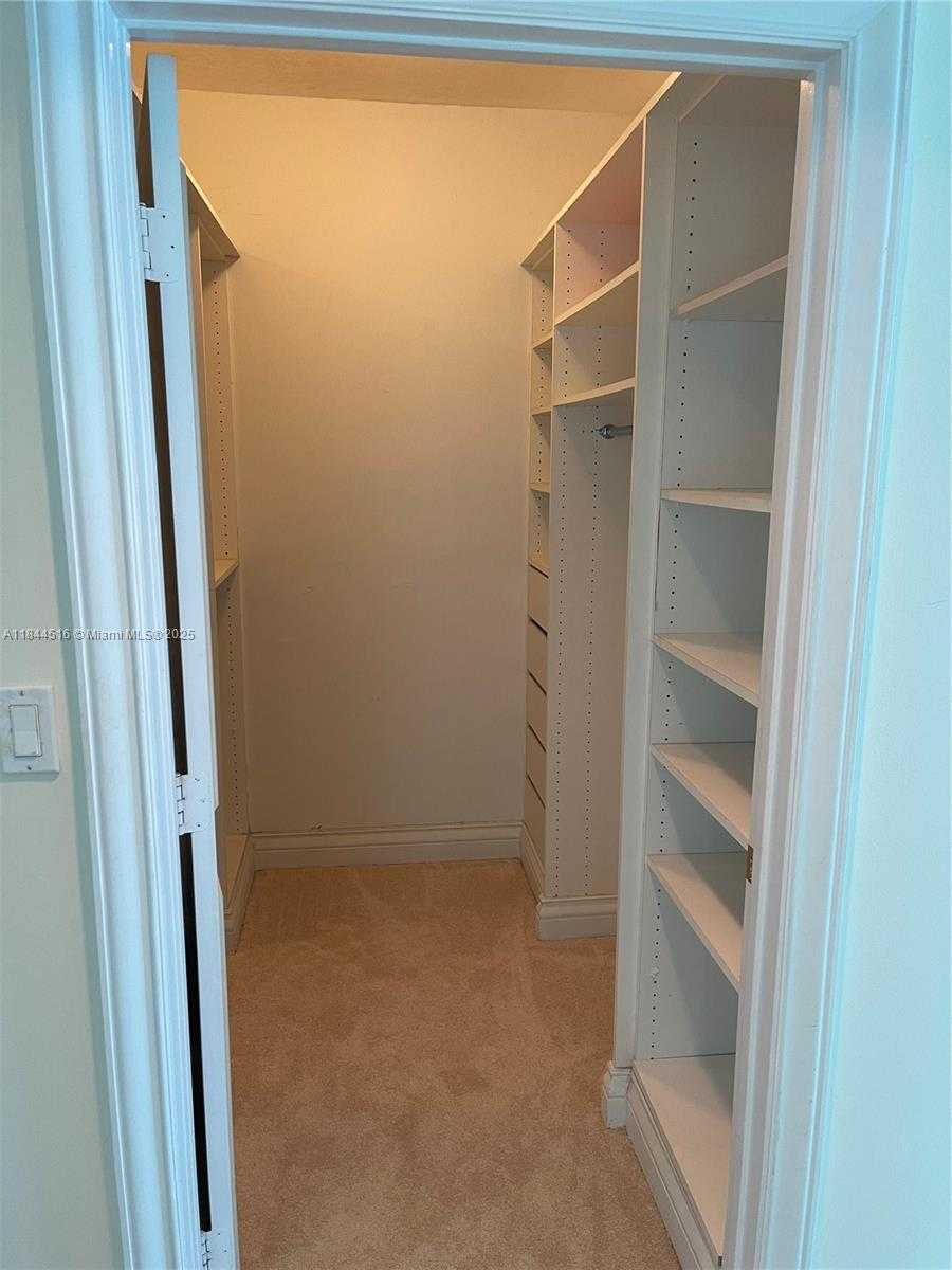 Small Image of 5025 COLLINS AVE #1908, Miami Beach Number 13