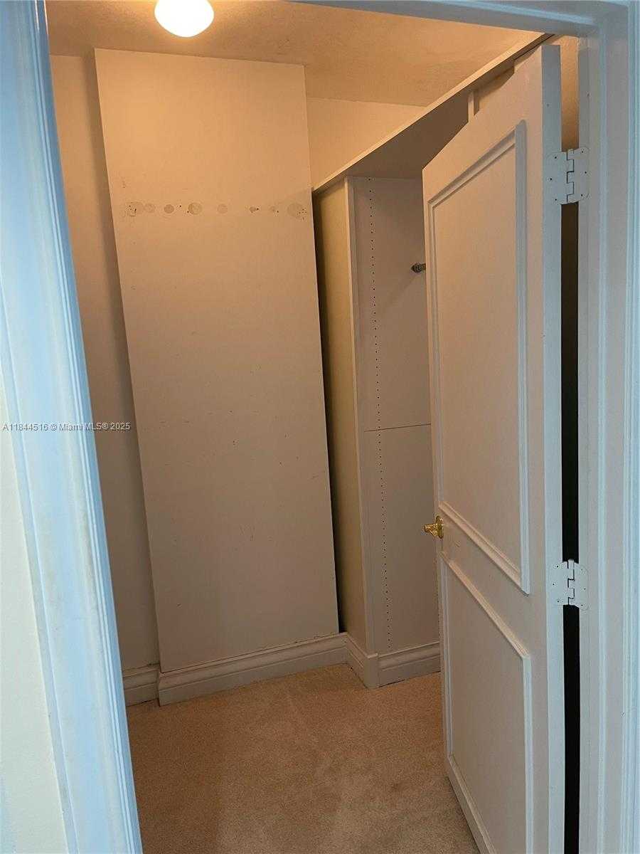 Small Image of 5025 COLLINS AVE #1908, Miami Beach Number 14