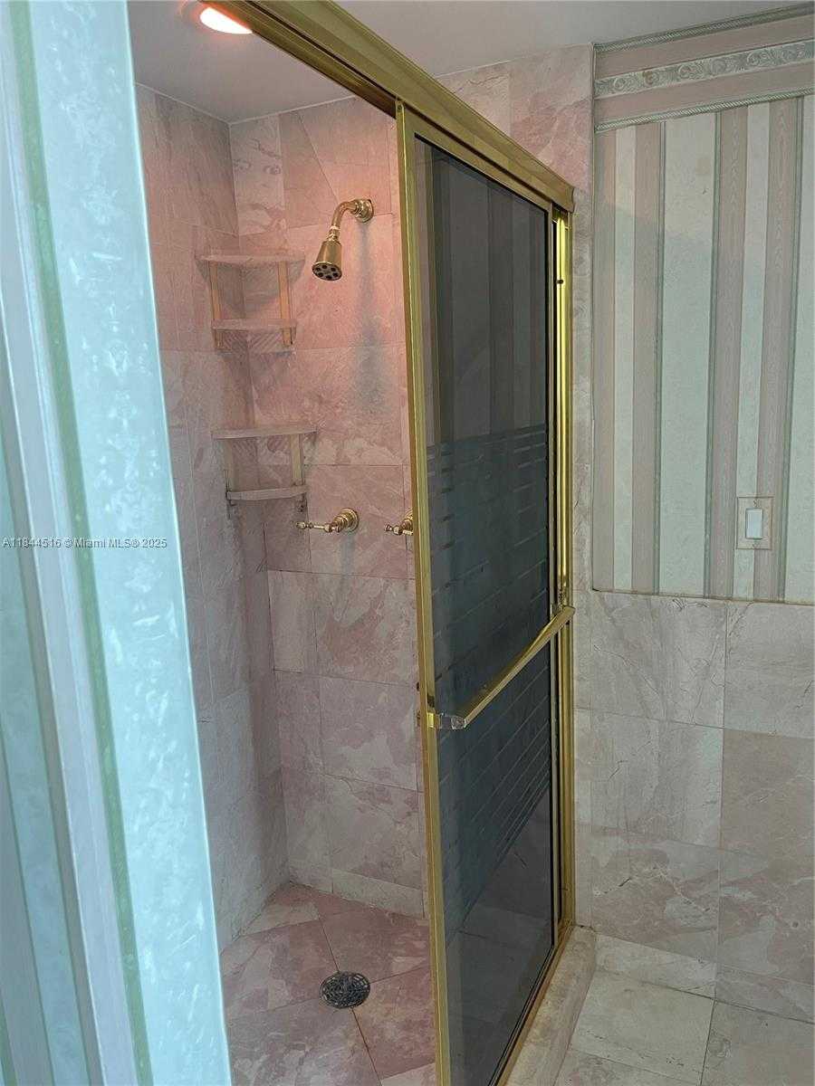 Small Image of 5025 COLLINS AVE #1908, Miami Beach Number 16