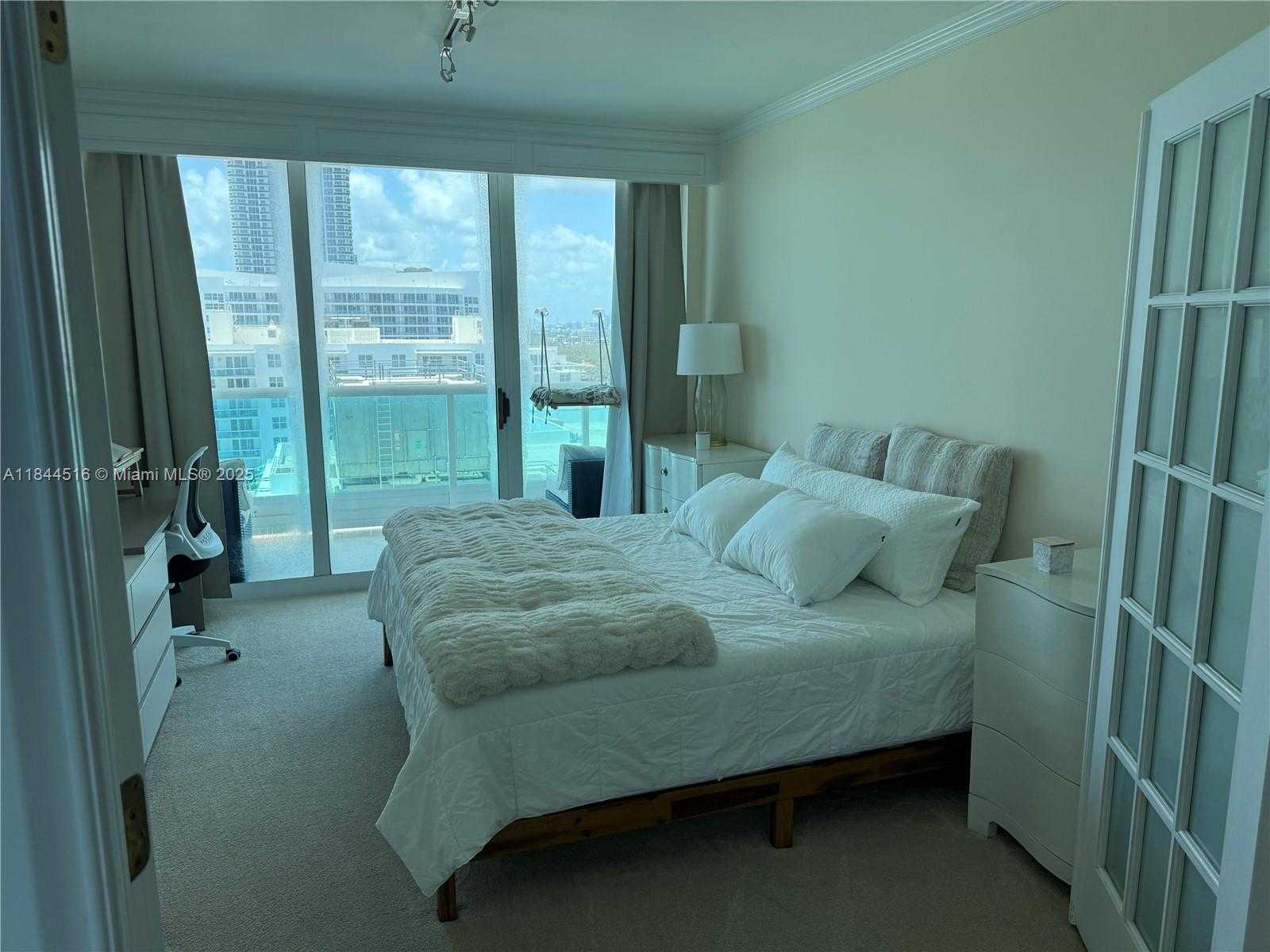 Small Image of 5025 COLLINS AVE #1908, Miami Beach Number 19