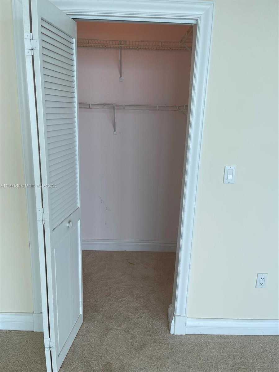 Small Image of 5025 COLLINS AVE #1908, Miami Beach Number 23