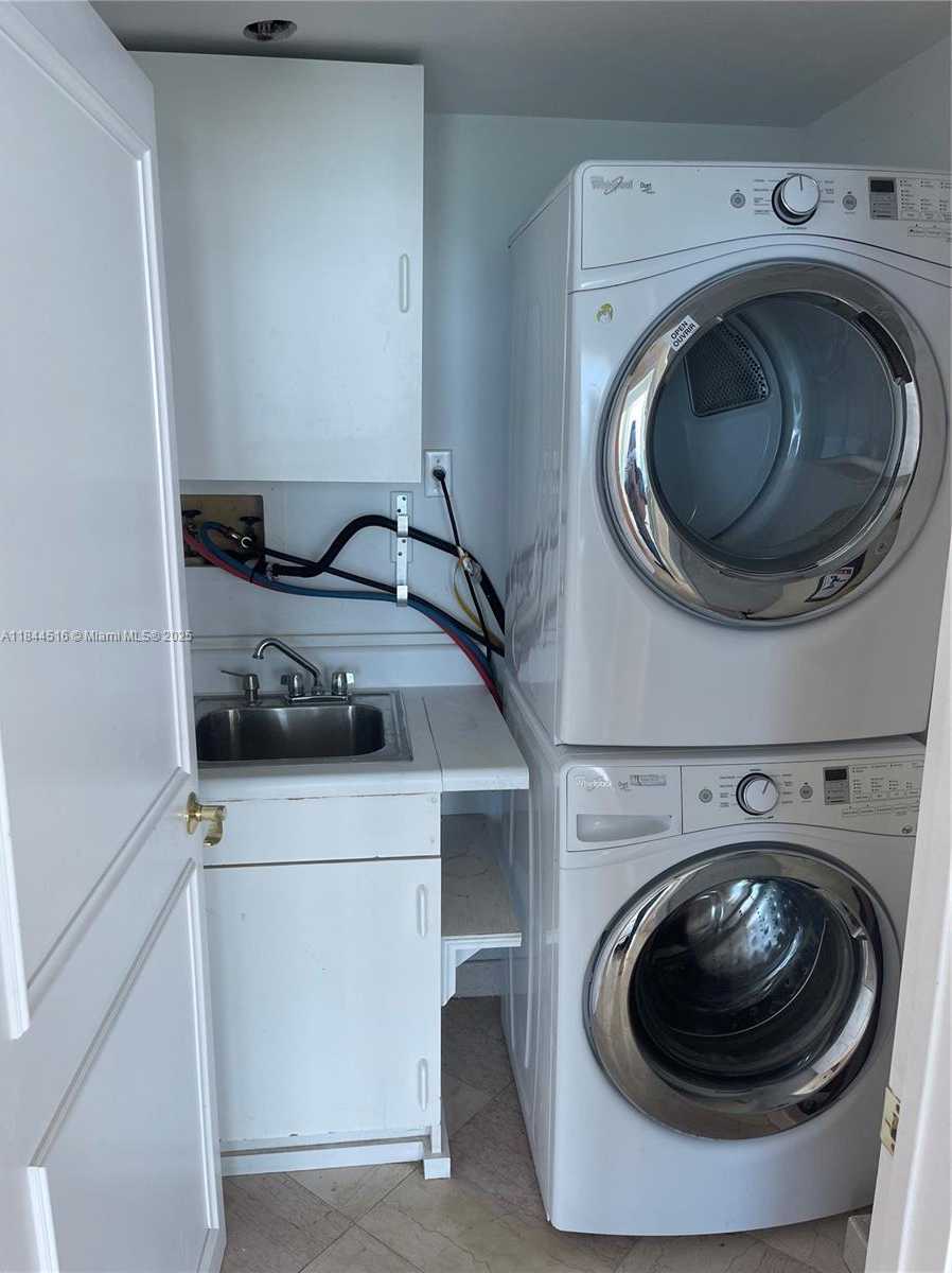Small Image of 5025 COLLINS AVE #1908, Miami Beach Number 25