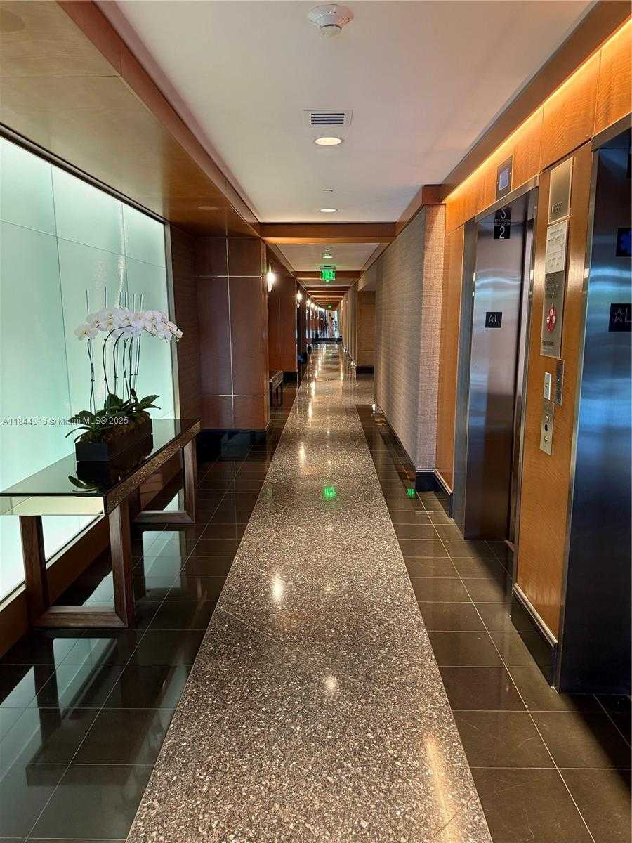 Small Image of 5025 COLLINS AVE #1908, Miami Beach Number 3