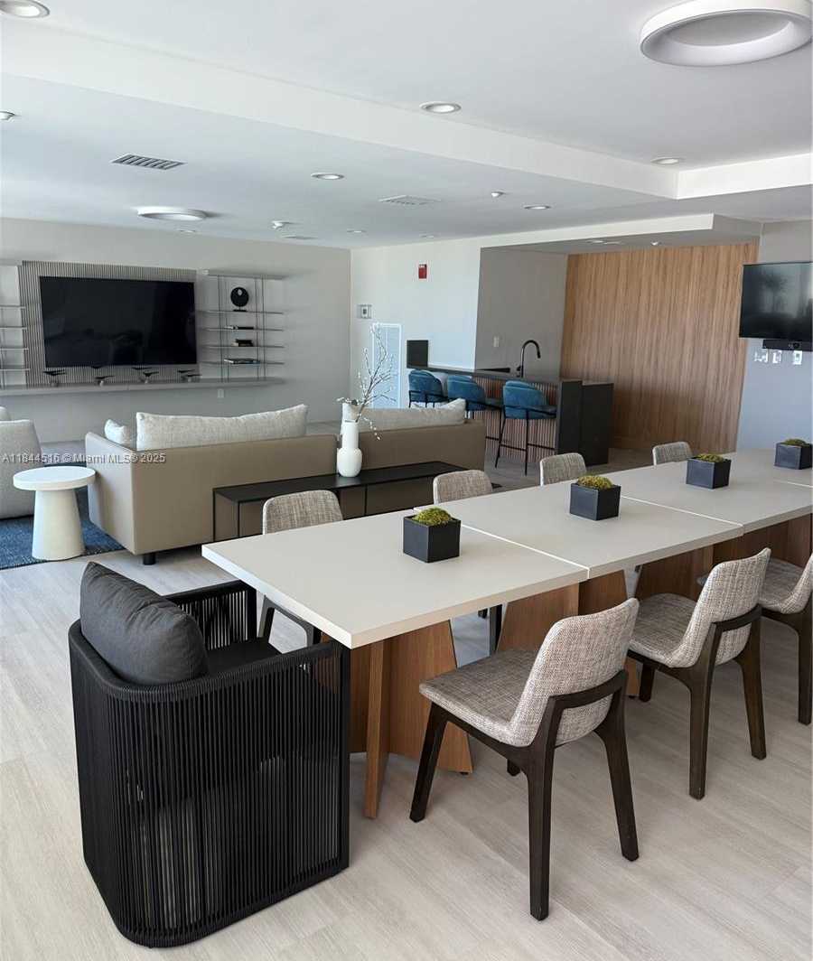 Small Image of 5025 COLLINS AVE #1908, Miami Beach Number 32