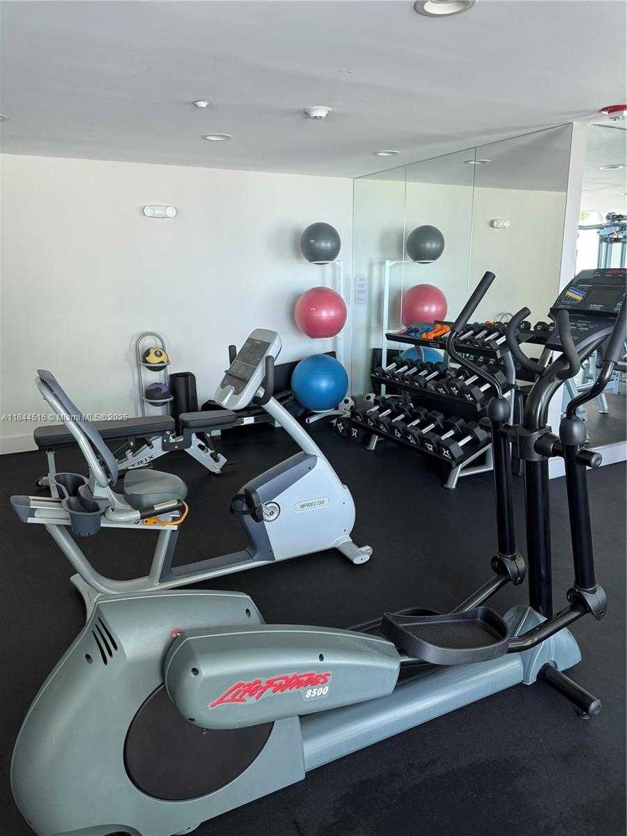 Small Image of 5025 COLLINS AVE #1908, Miami Beach Number 33