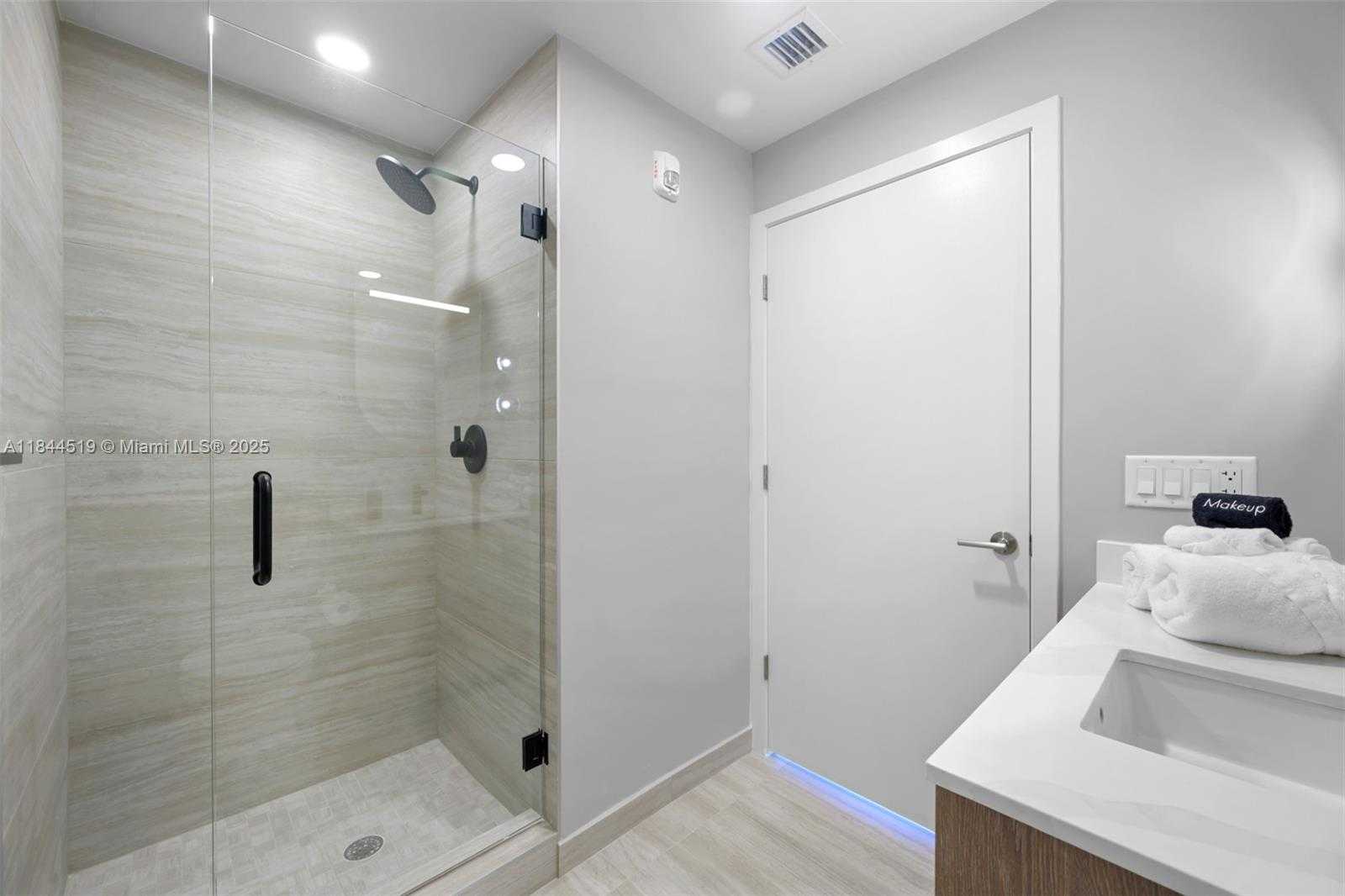 Small Image of 580 72ND ST #1210, Miami Beach Number 12