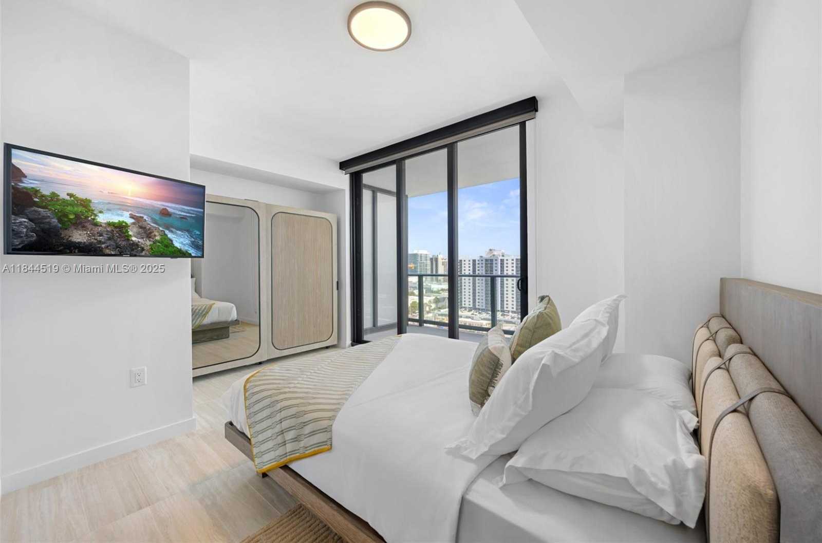 Small Image of 580 72ND ST #1210, Miami Beach Number 13
