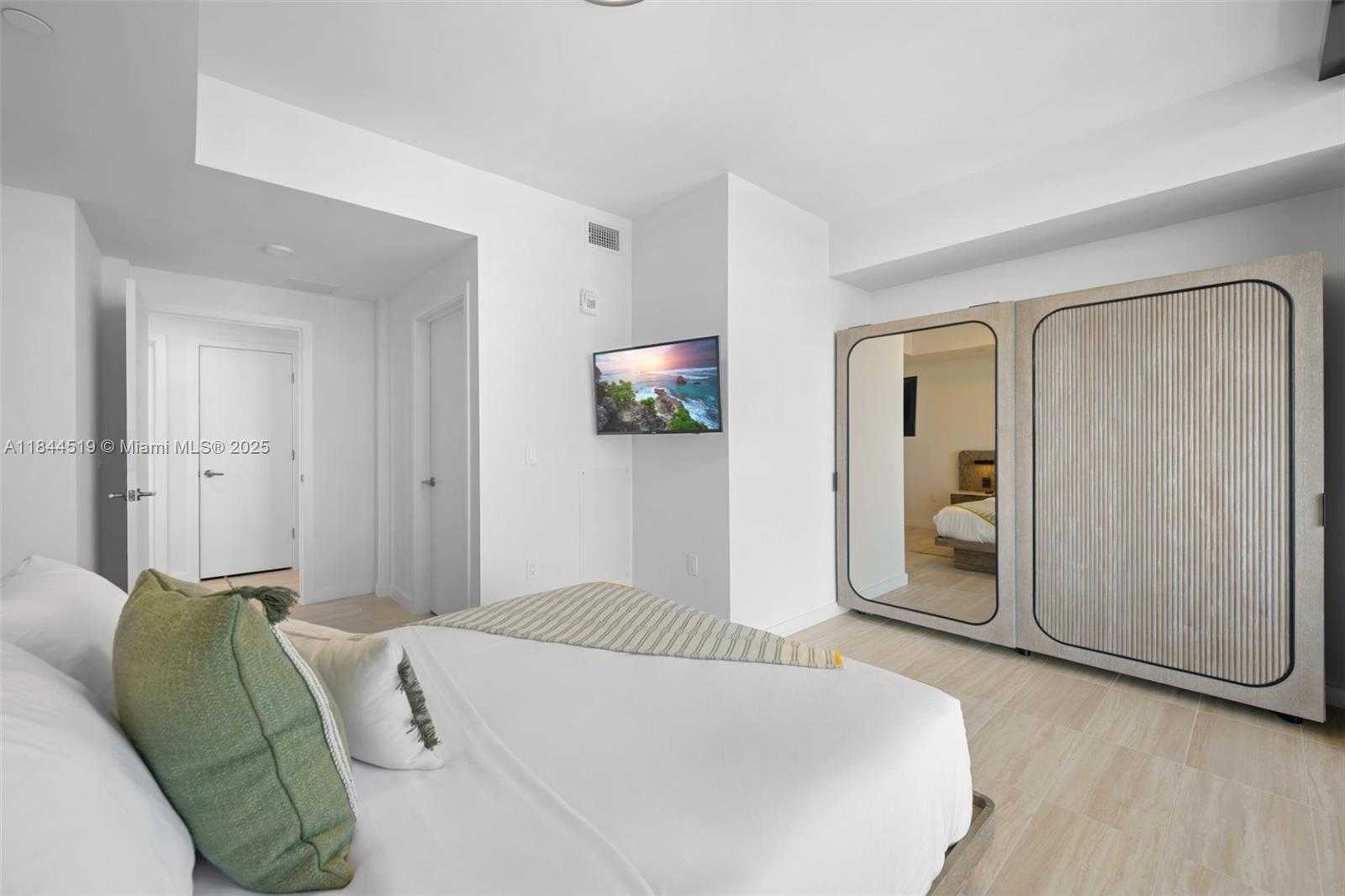 Small Image of 580 72ND ST #1210, Miami Beach Number 15