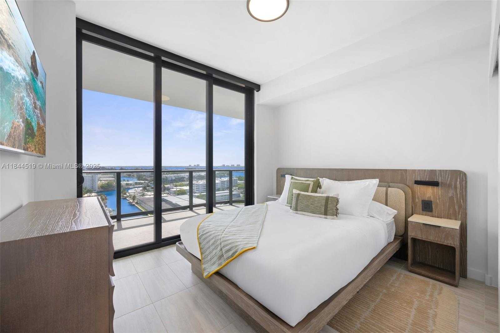 Small Image of 580 72ND ST #1210, Miami Beach Number 8