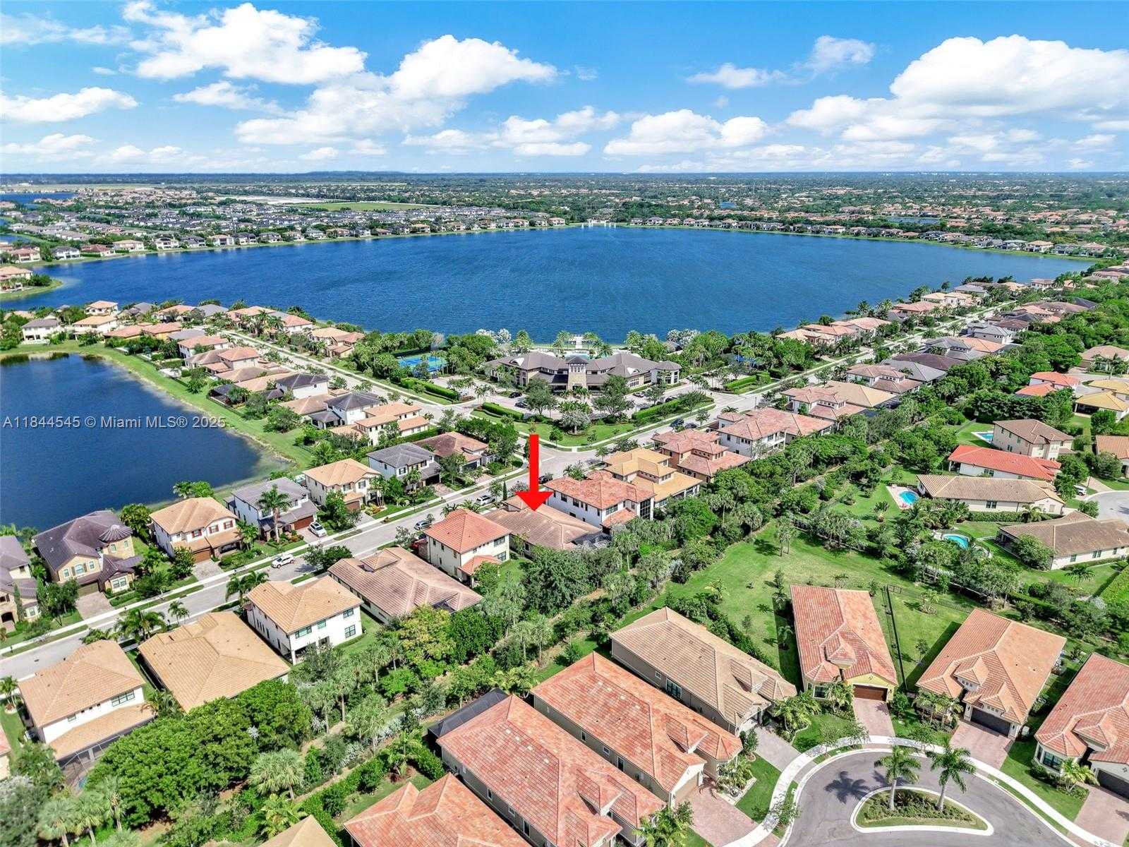 Small Image of 8855 WEST WATERCREST CIR W, Parkland Number 12