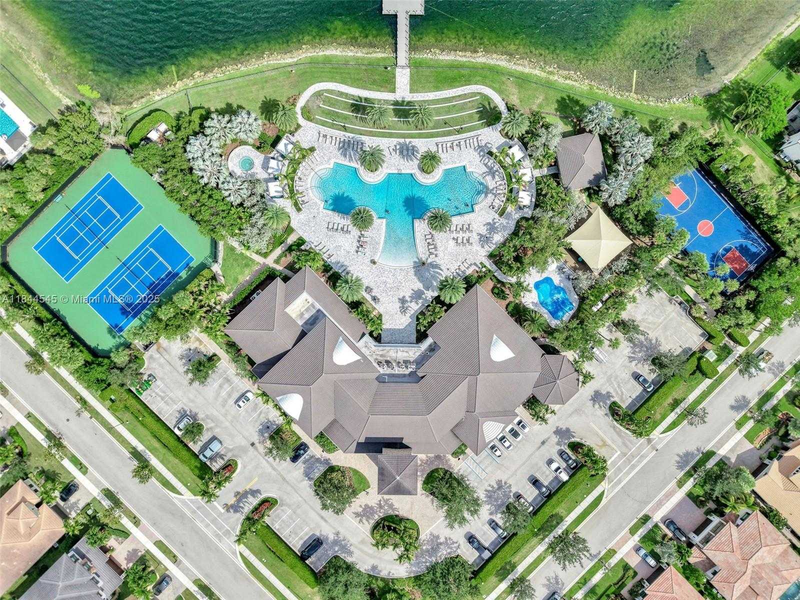 Small Image of 8855 WEST WATERCREST CIR W, Parkland Number 19