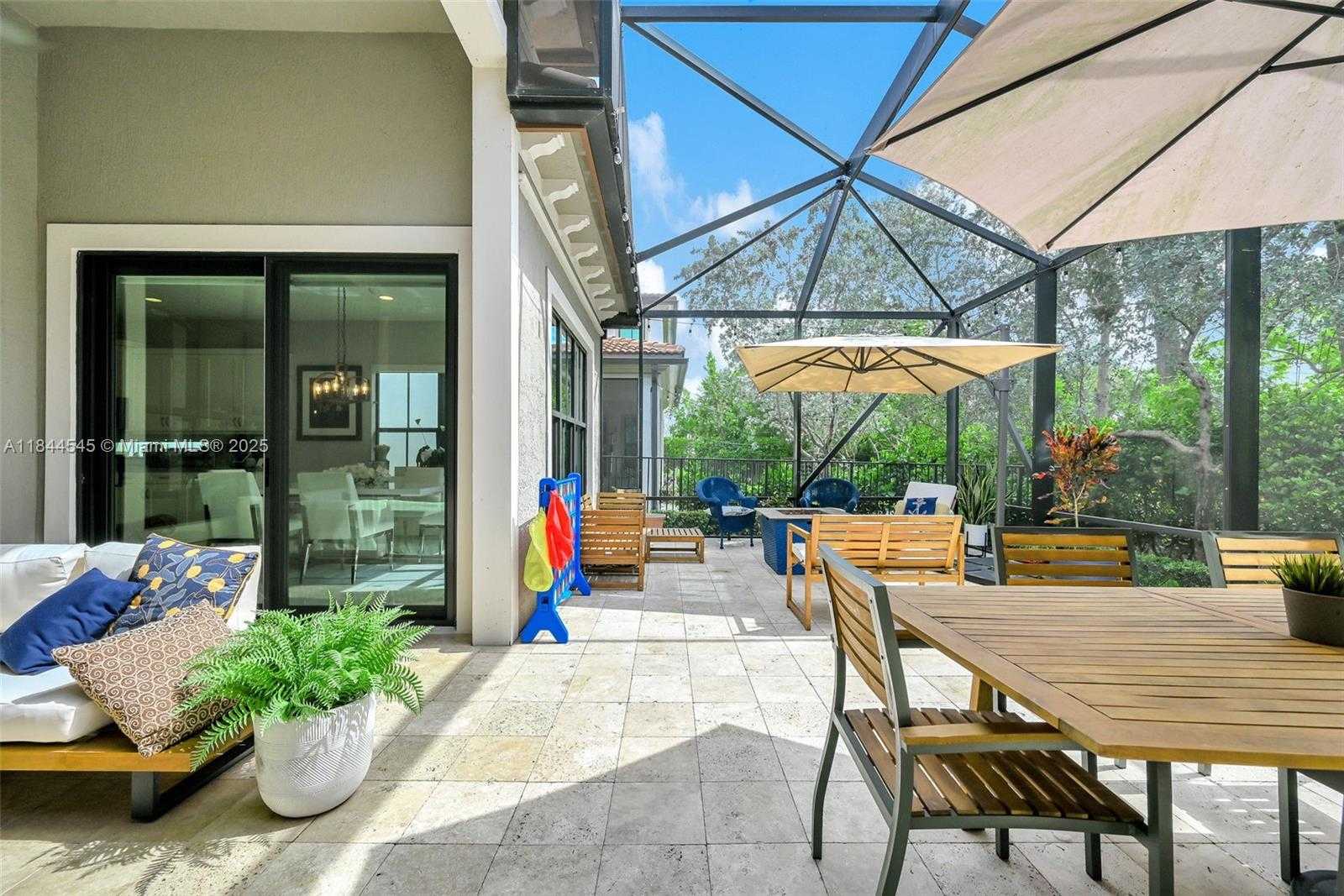 Small Image of 8855 WEST WATERCREST CIR W, Parkland Number 25