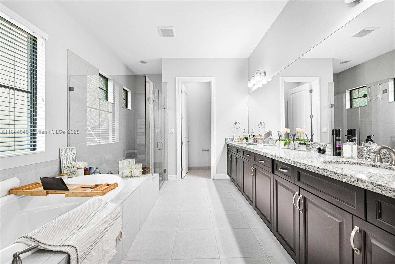 Small Image of 8855 WEST WATERCREST CIR W, Parkland Number 29