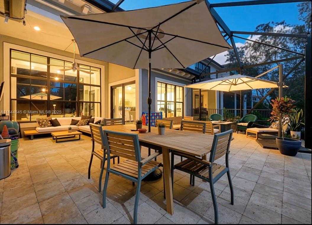 Small Image of 8855 WEST WATERCREST CIR W, Parkland Number 3